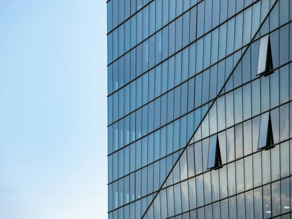 Films solaires pour vitrages idéal pour les bâtiments vitrés