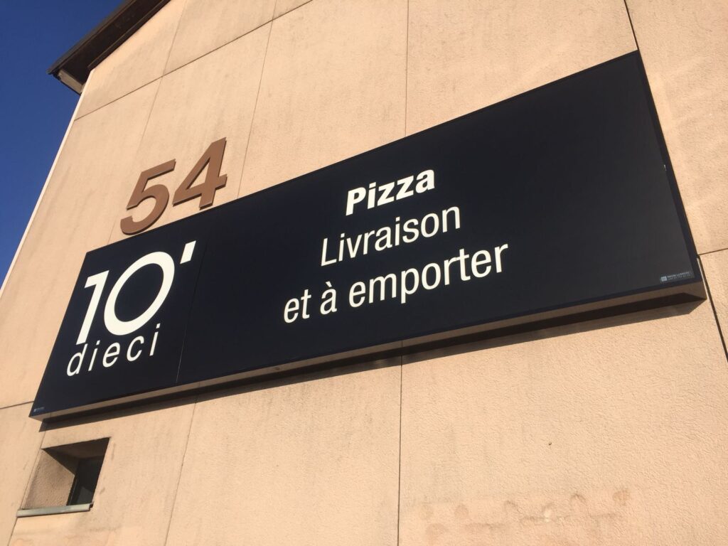 Caisson non lumineux de Dieci Pizza à Morges